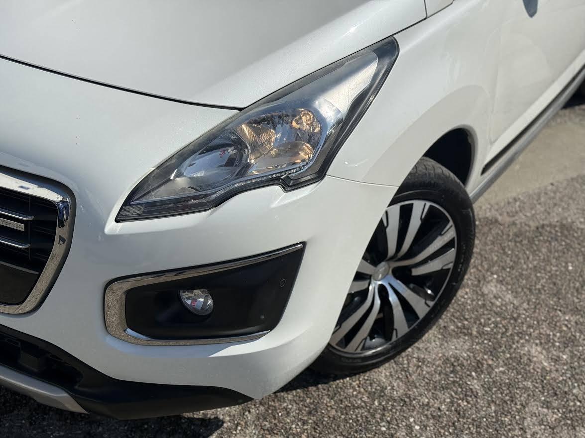 PEUGEOT 3008 HYBRID4