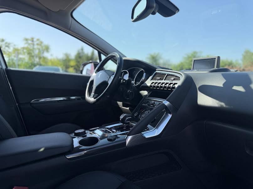 PEUGEOT 3008 HYBRID4