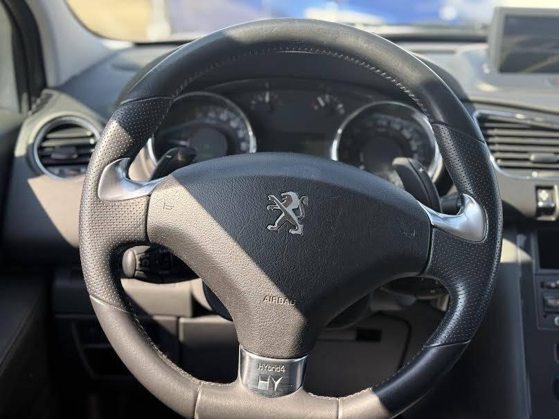 PEUGEOT 3008 HYBRID4