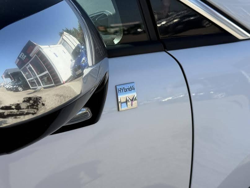 PEUGEOT 3008 HYBRID4