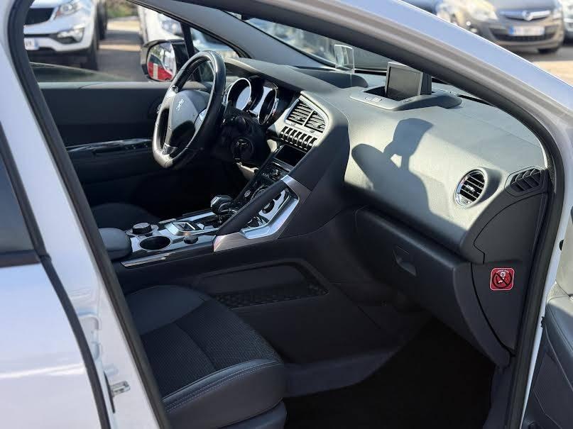 PEUGEOT 3008 HYBRID4
