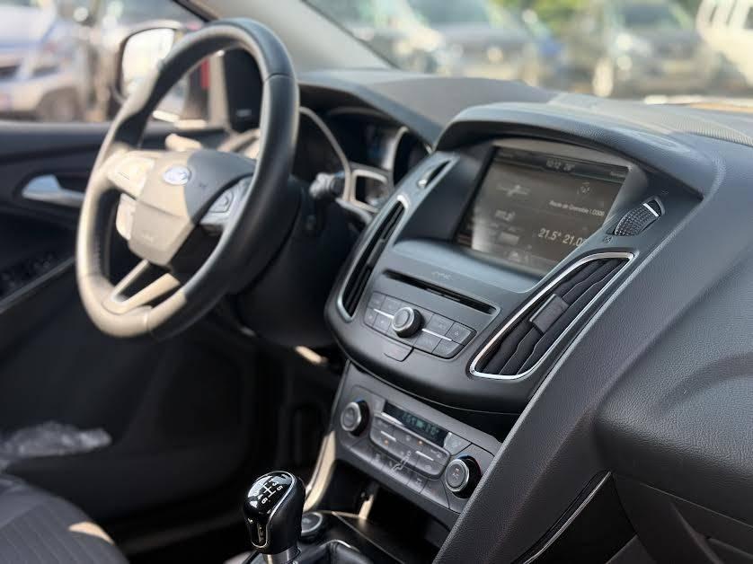 FORD FOCUS