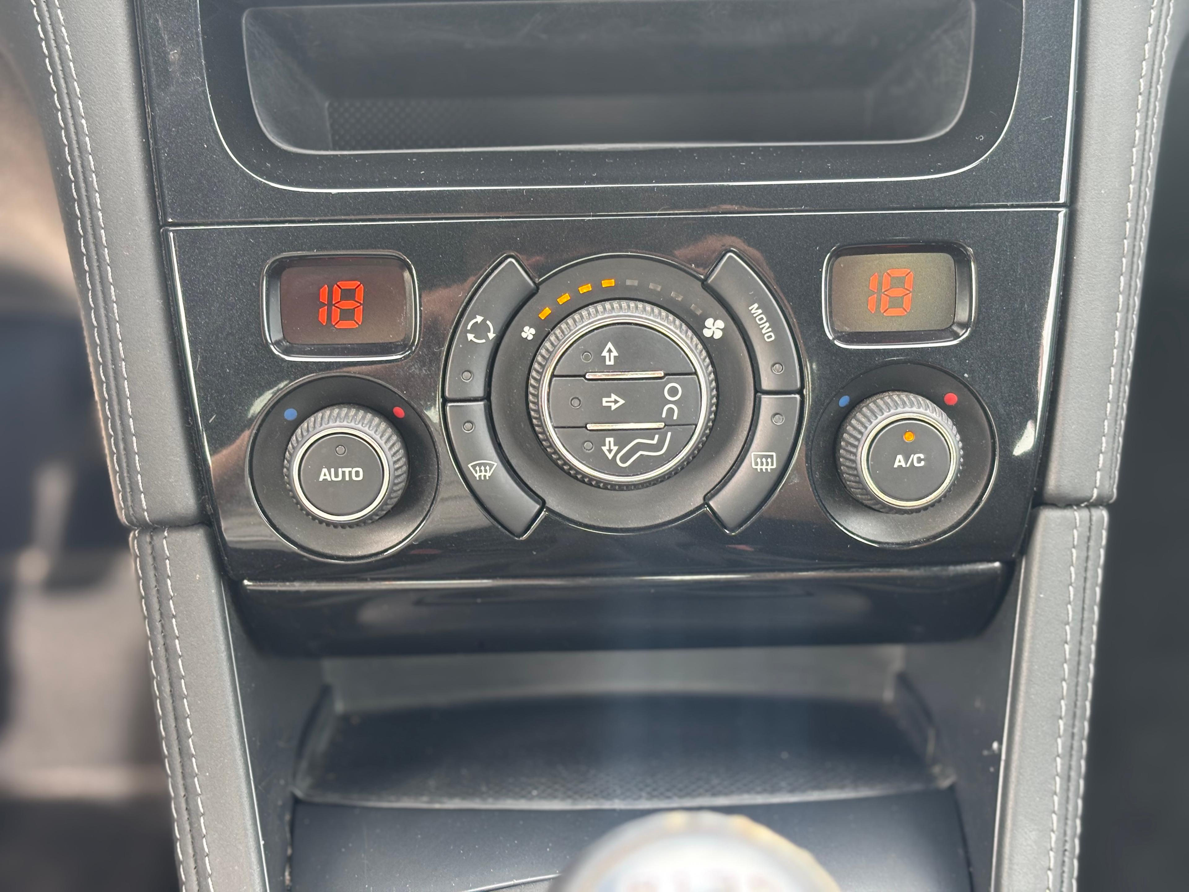 PEUGEOT RCZ