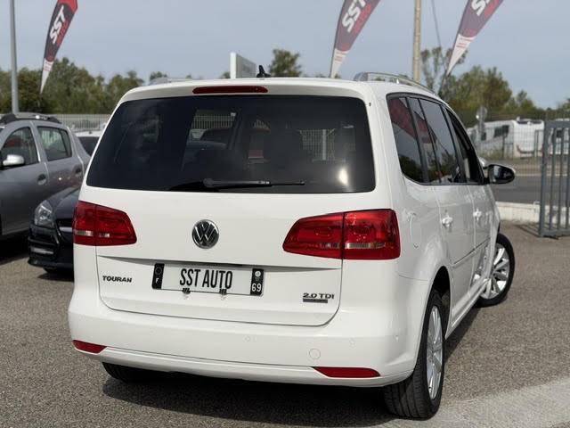 VOLKSWAGEN TOURAN