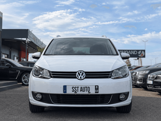 VOLKSWAGEN TOURAN